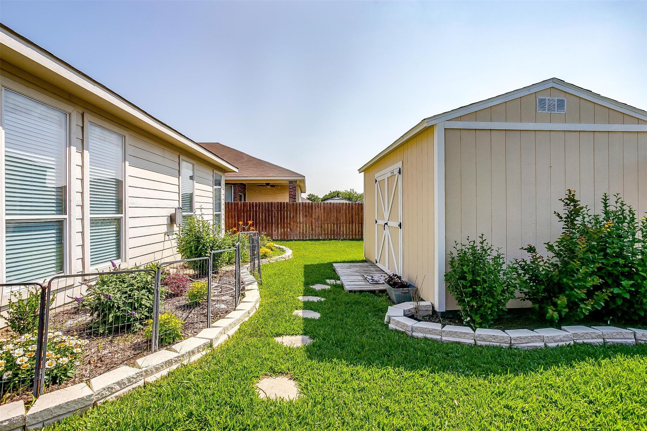 909 Hunter Lane Burleson TX 76028