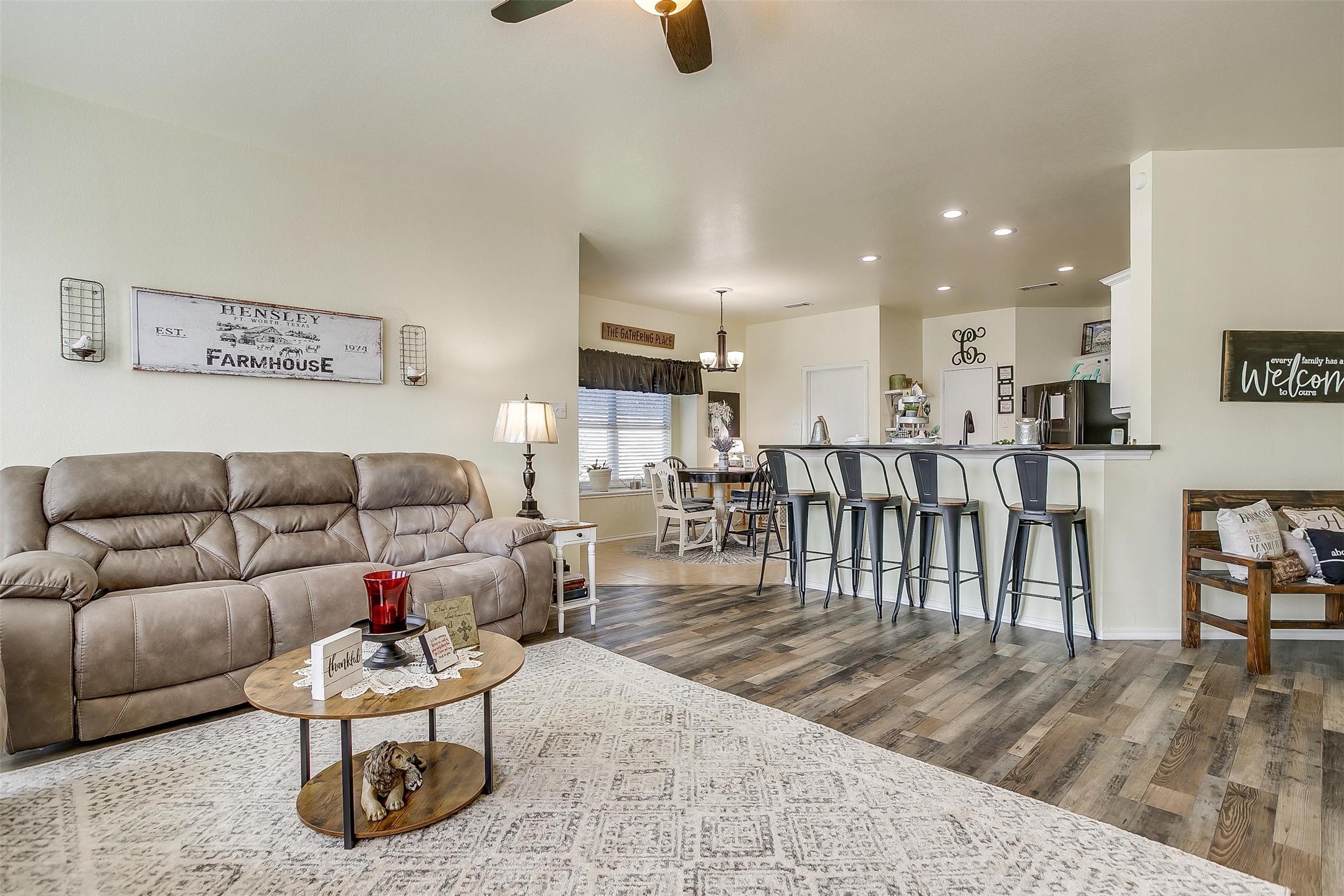 909 Hunter Lane Burleson TX 76028
