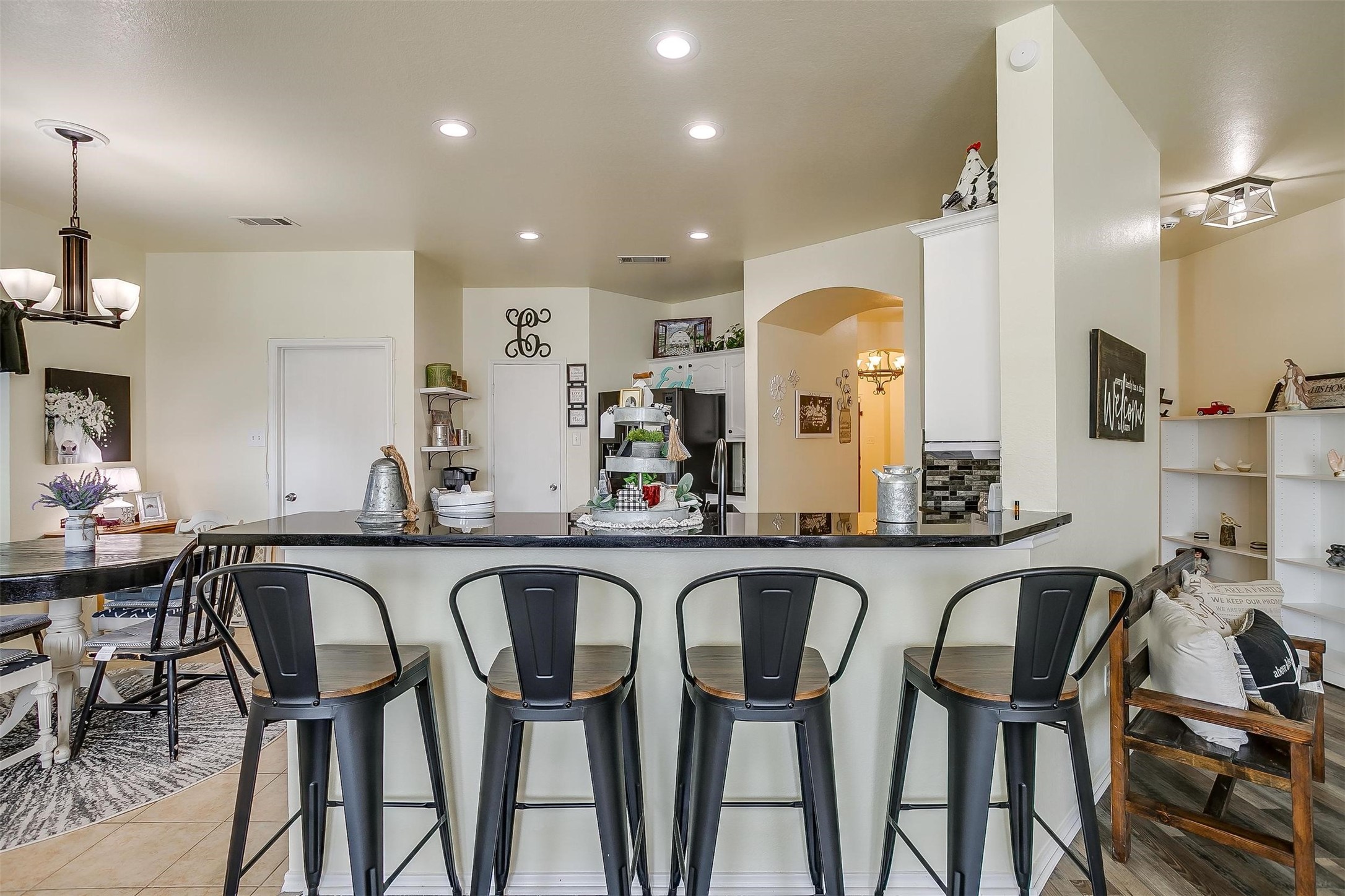 909 Hunter Lane Burleson TX 76028