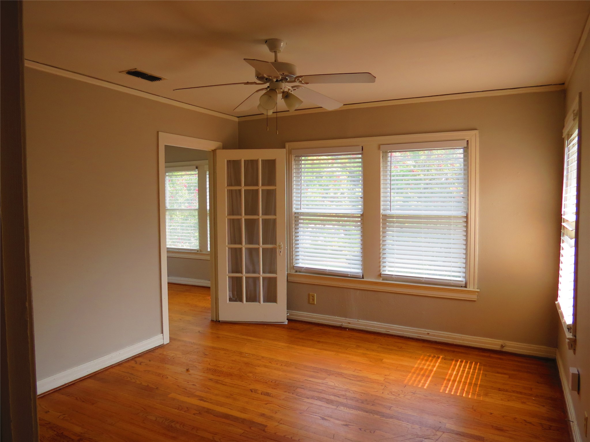 5944 Morningside Avenue Dallas TX 75206