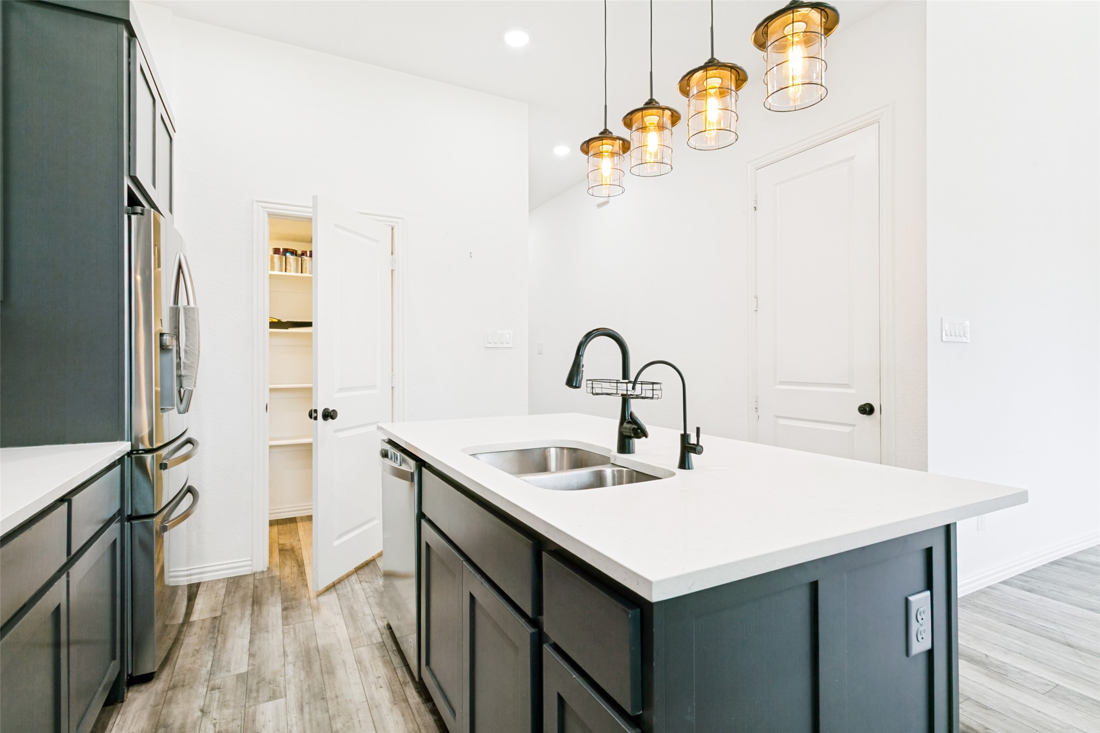 242 Woodson Street Irving TX 75063