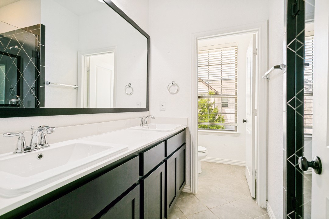 242 Woodson Street Irving TX 75063
