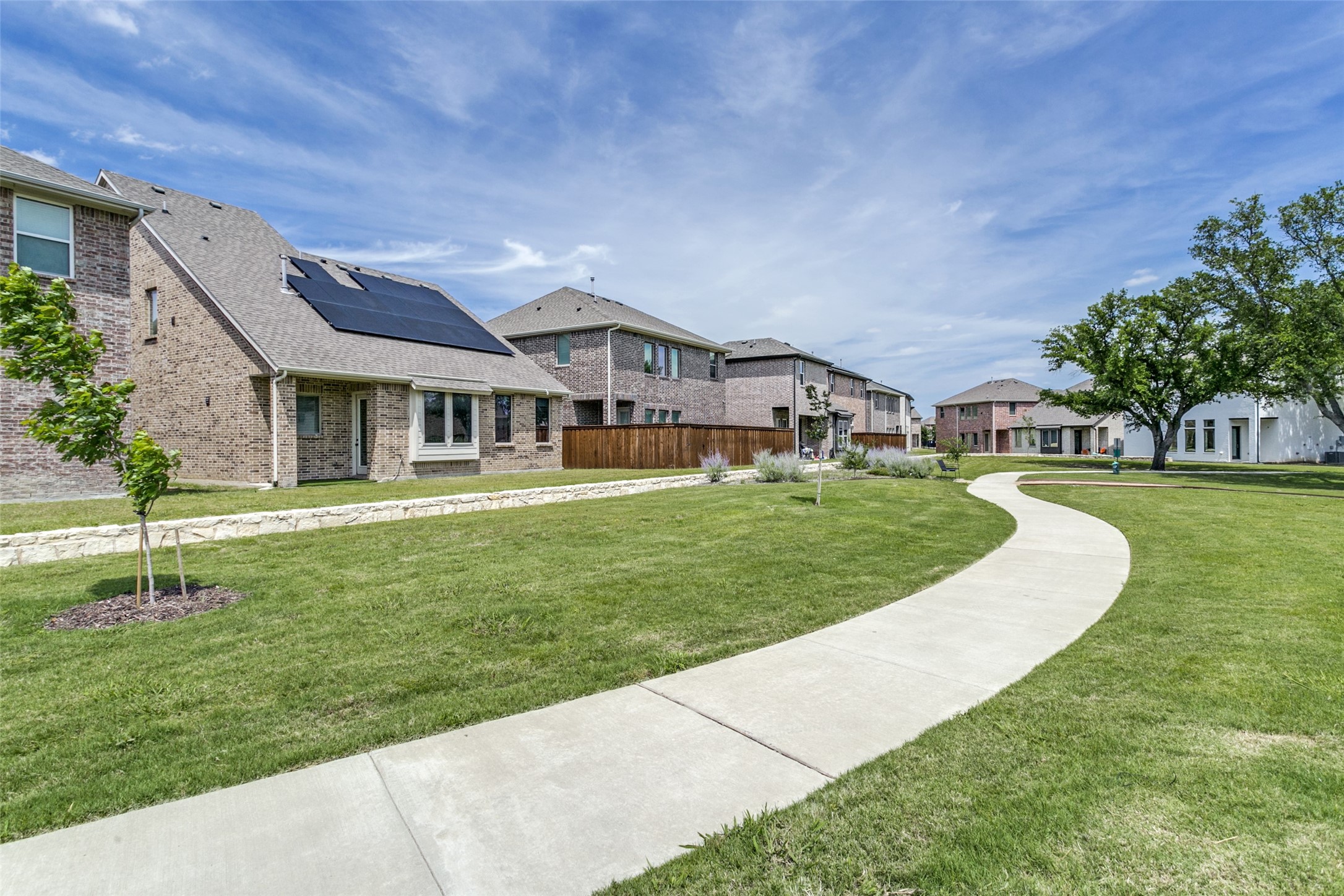 242 Woodson Street Irving TX 75063