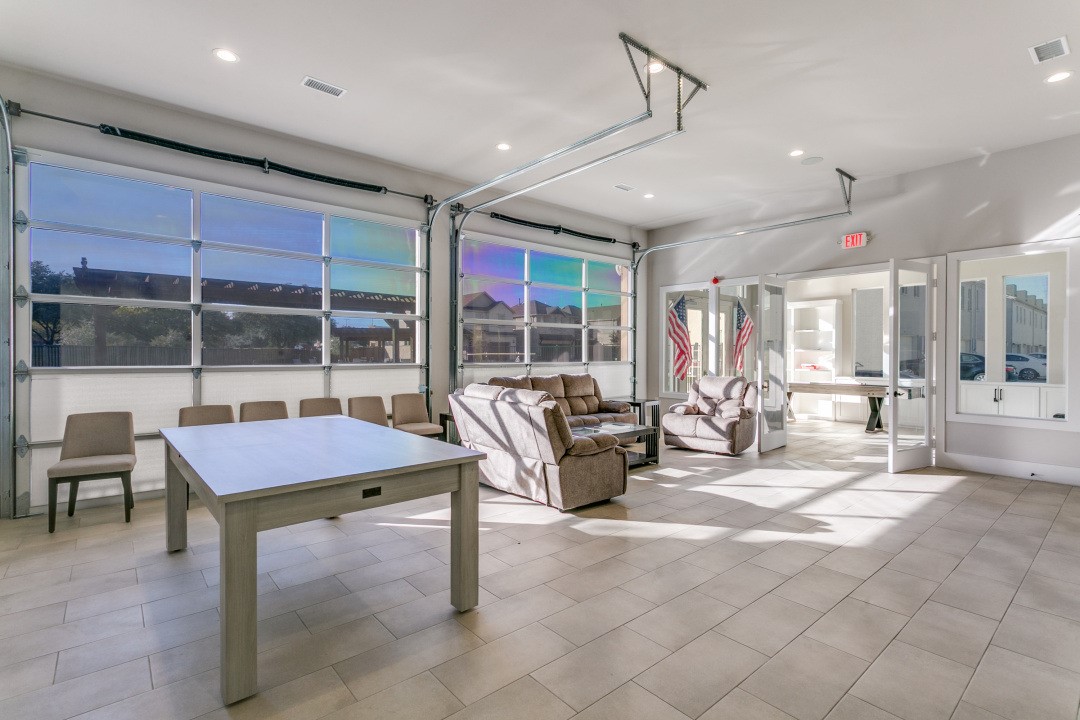 242 Woodson Street Irving TX 75063