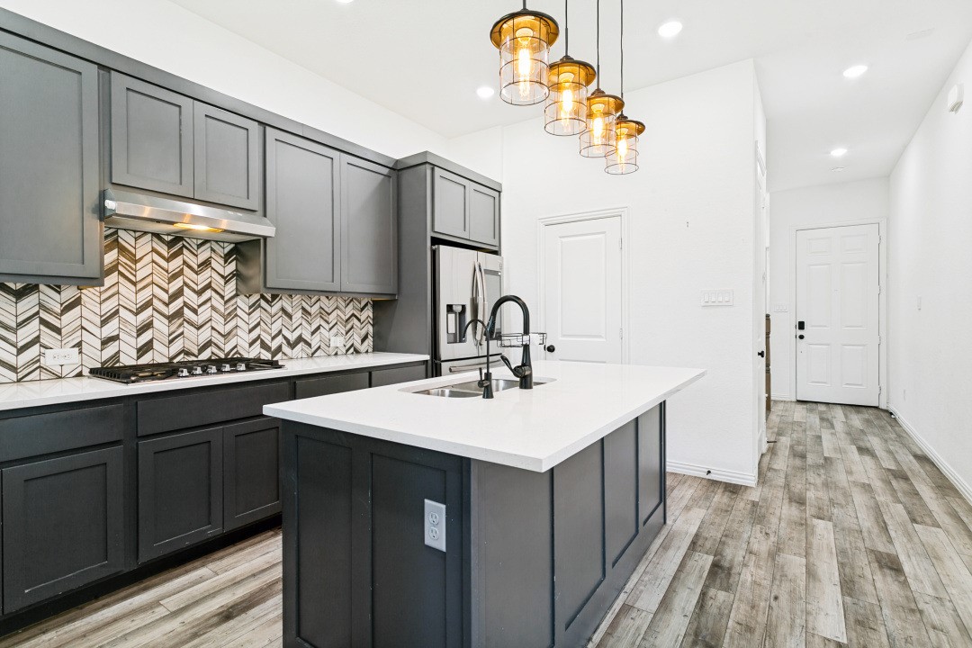 242 Woodson Street Irving TX 75063