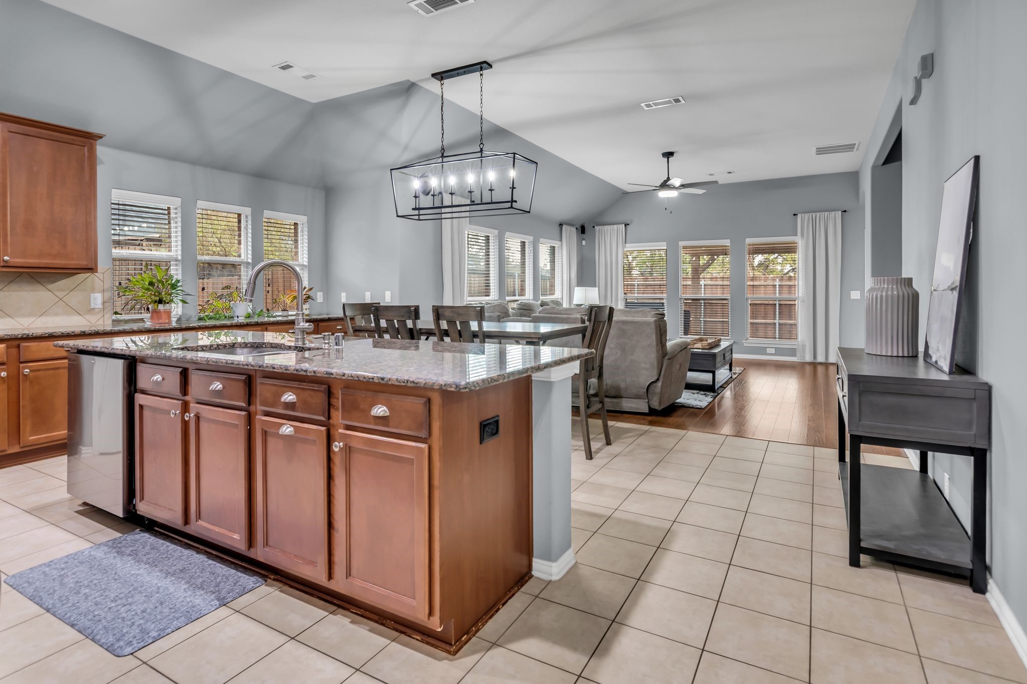 6548 Fairview Drive Watauga TX 76148