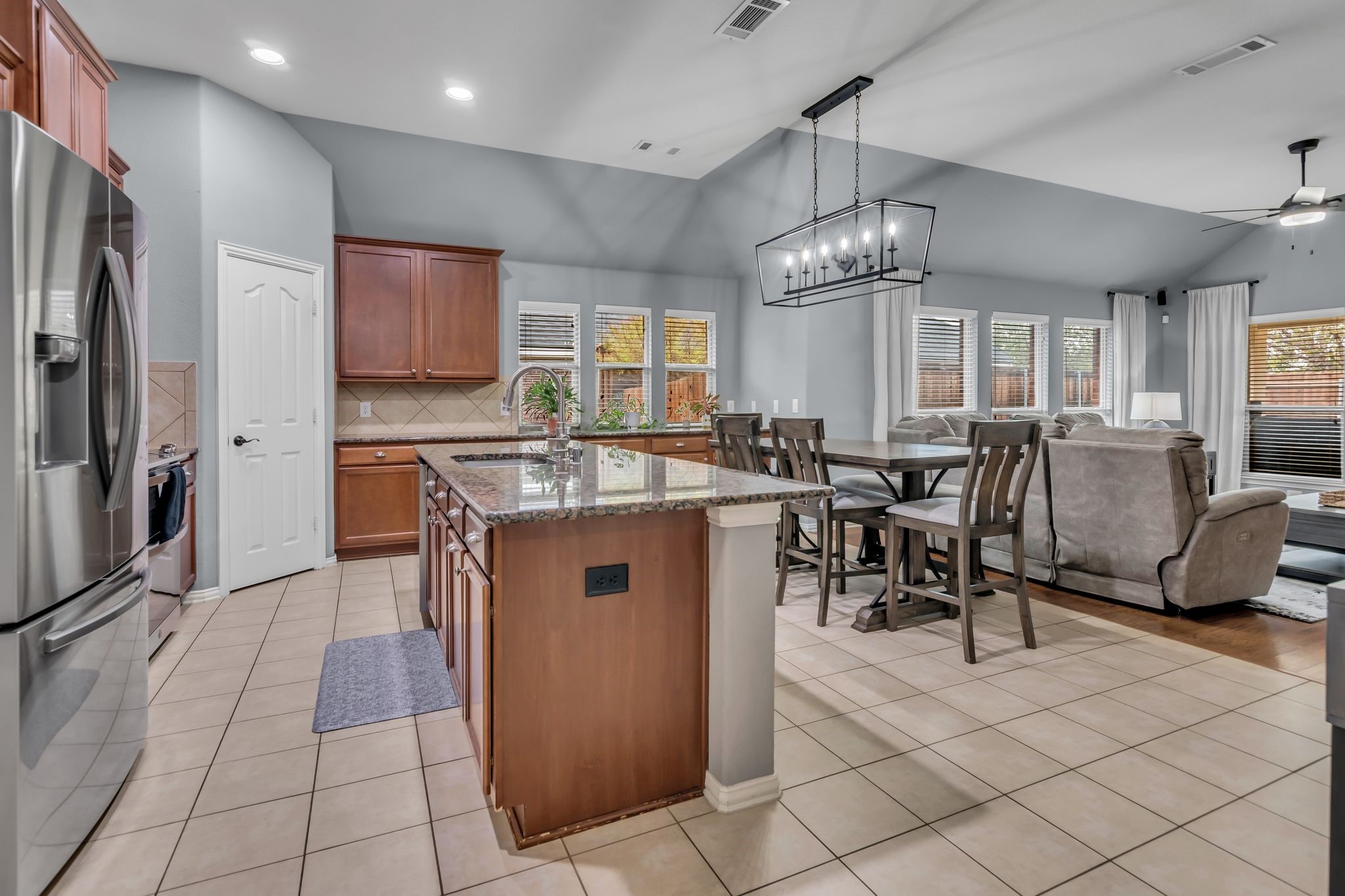 6548 Fairview Drive Watauga TX 76148