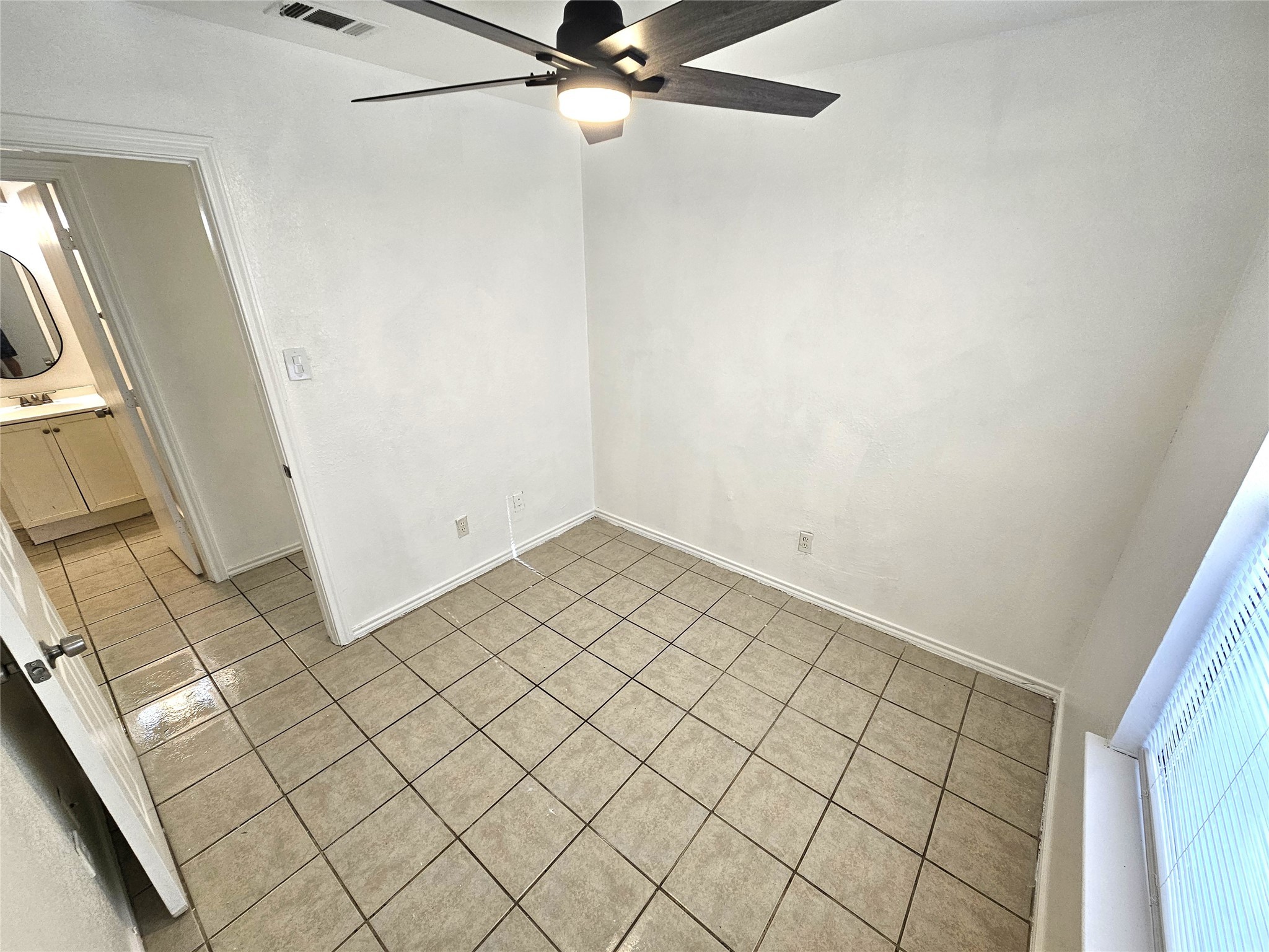 2837 Avenue J Fort Worth TX 76105