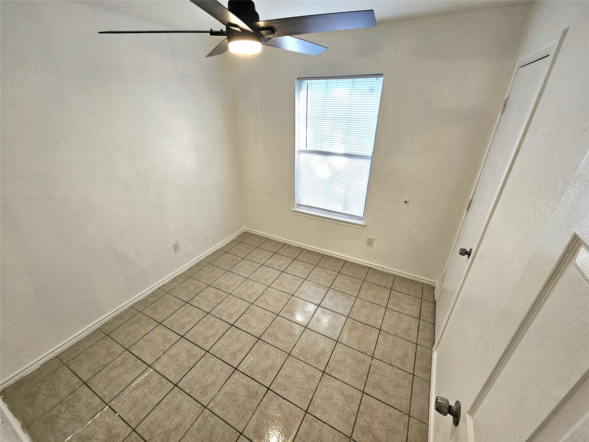 2837 Avenue J Fort Worth TX 76105