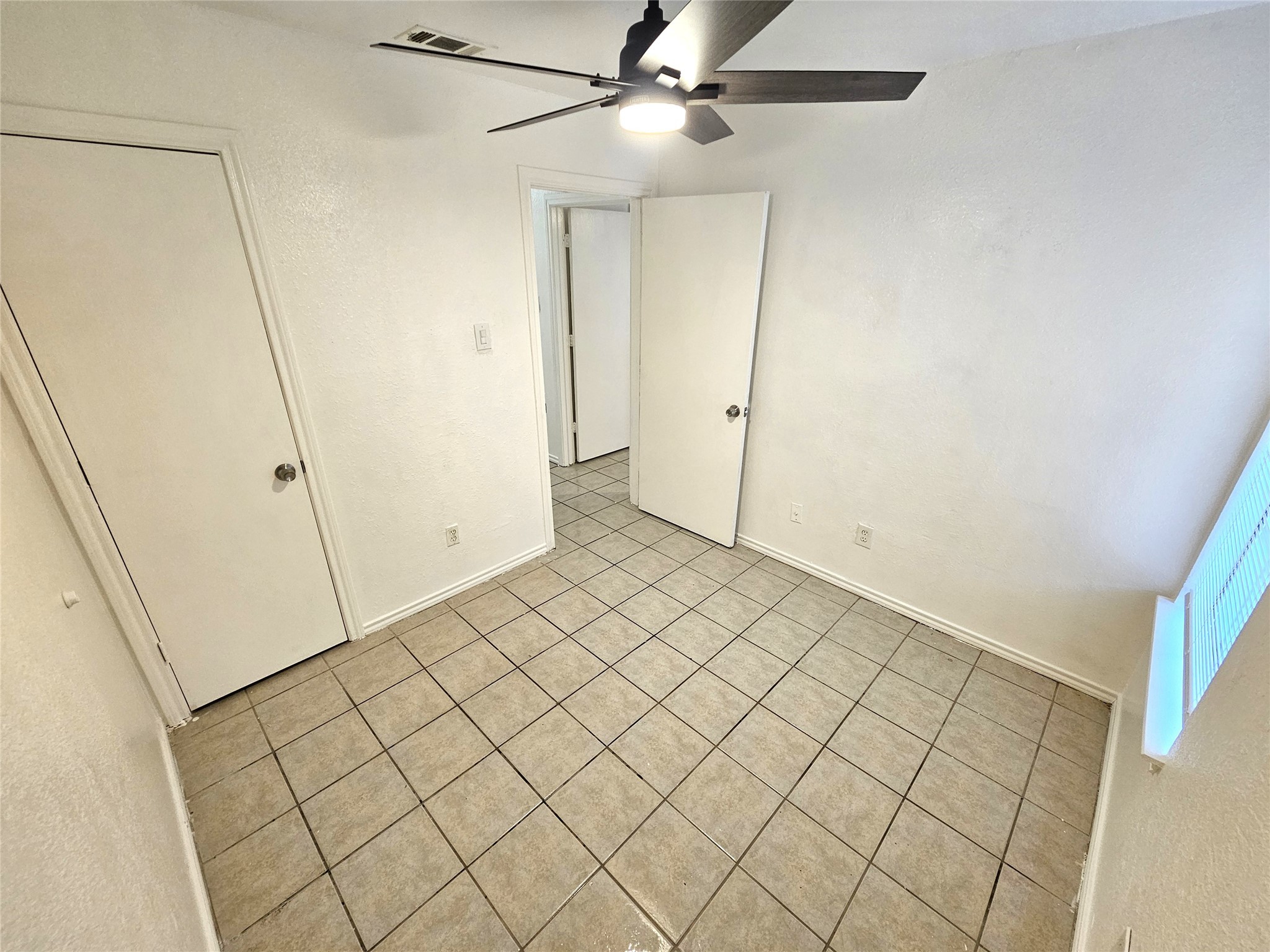 2837 Avenue J Fort Worth TX 76105