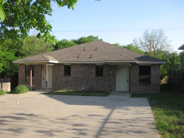 2837 Avenue J Fort Worth TX 76105