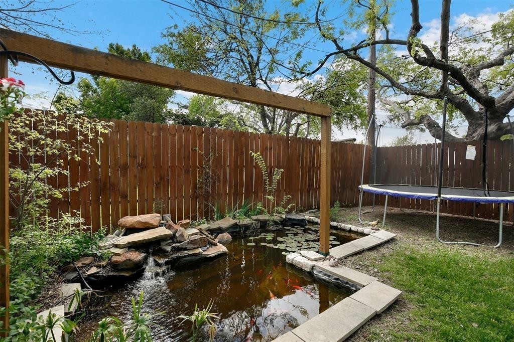 8515 Glencrest Lane Dallas TX 75209