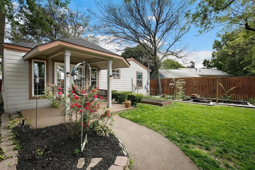 8515 Glencrest Lane Dallas TX 75209