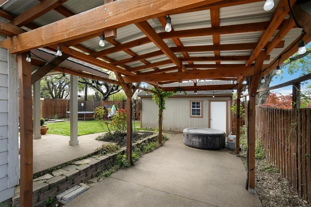 8515 Glencrest Lane Dallas TX 75209