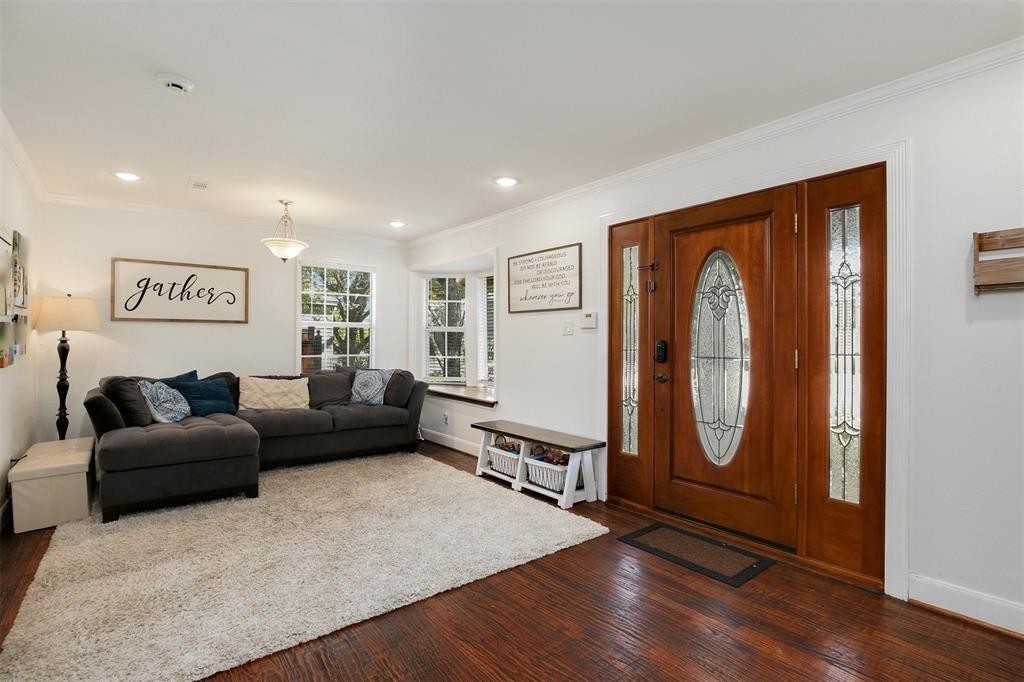 8515 Glencrest Lane Dallas TX 75209