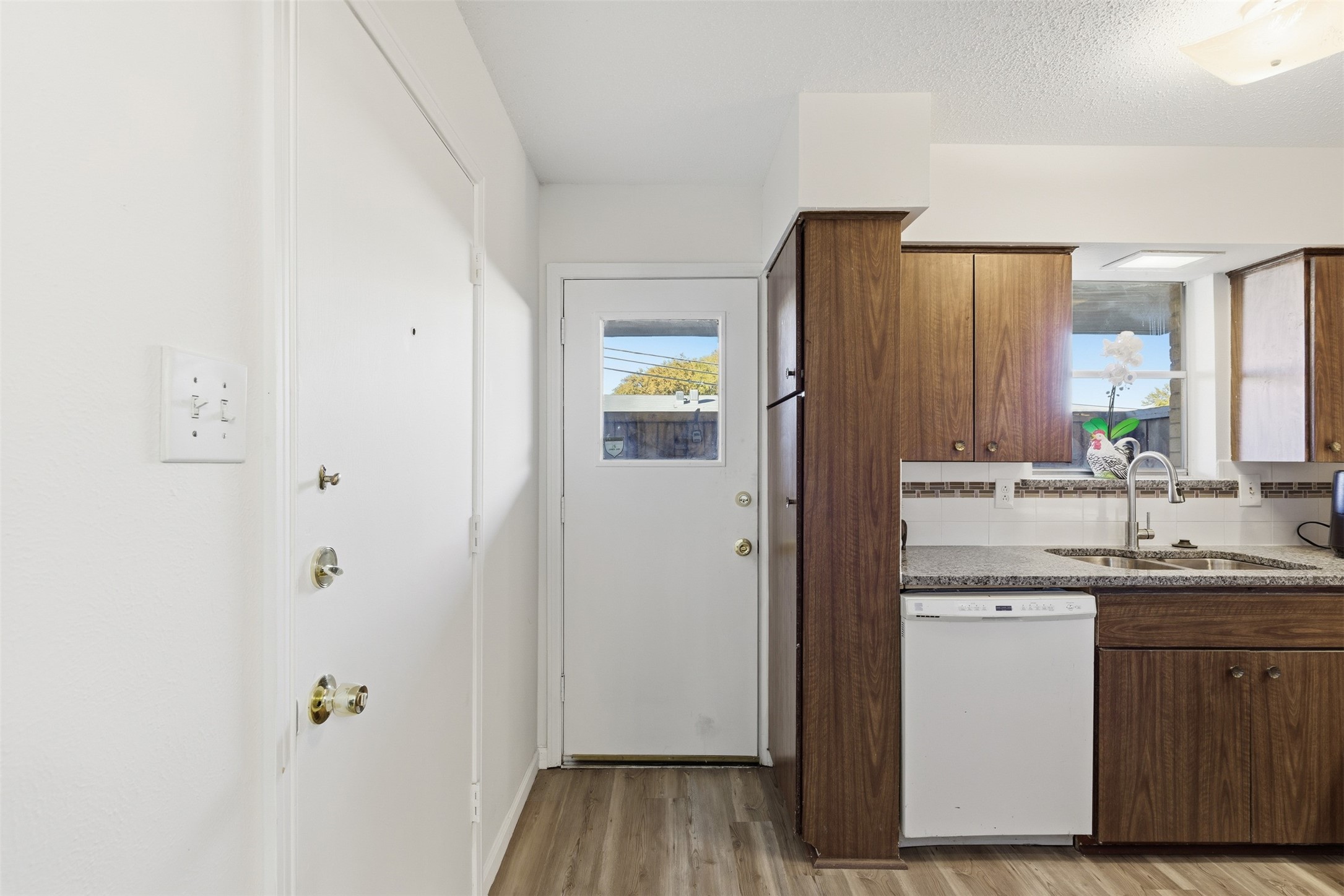5817 Sandhurst Lane Dallas TX 75206