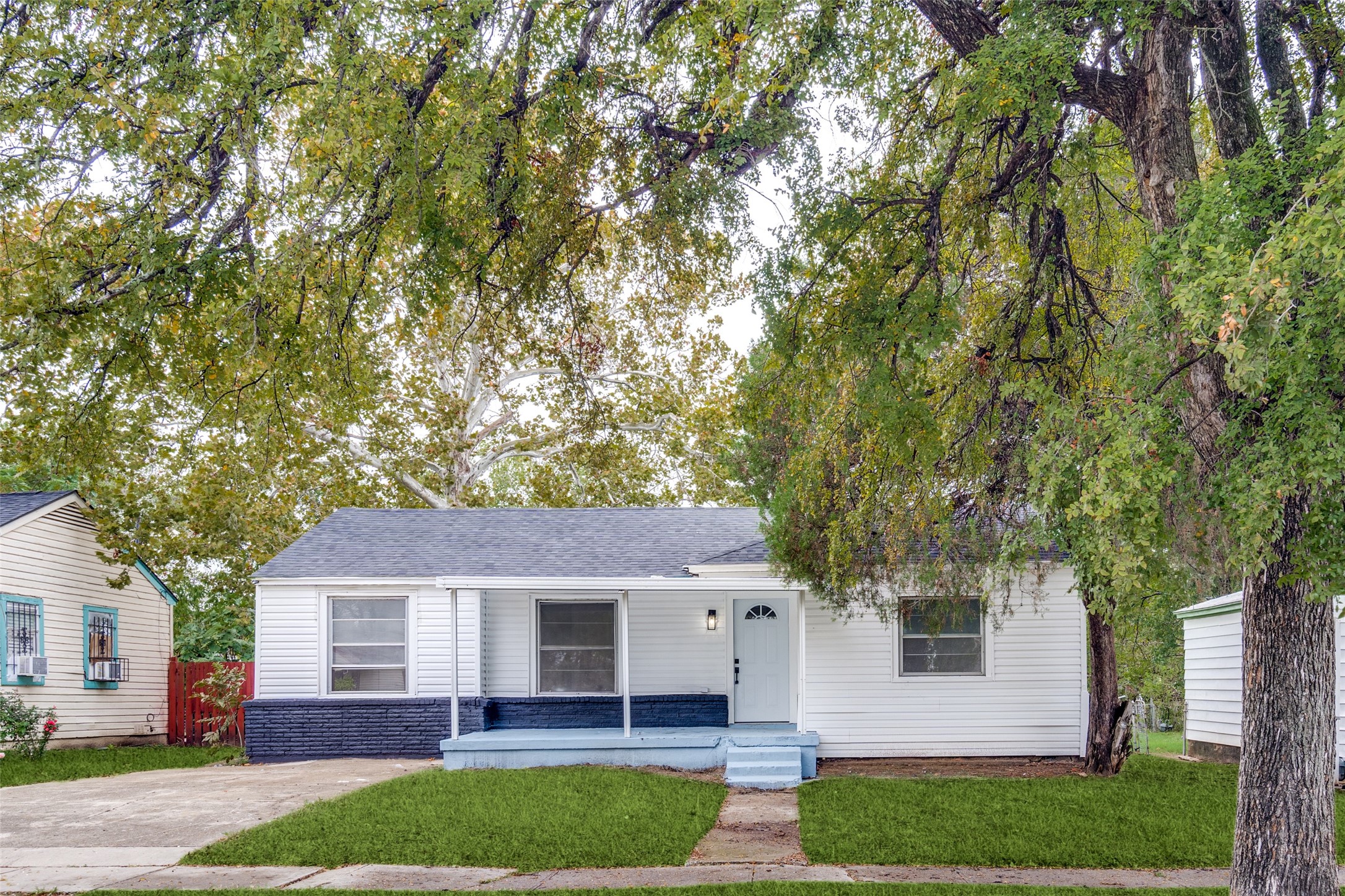 2771 Moffatt Avenue Dallas TX 75216