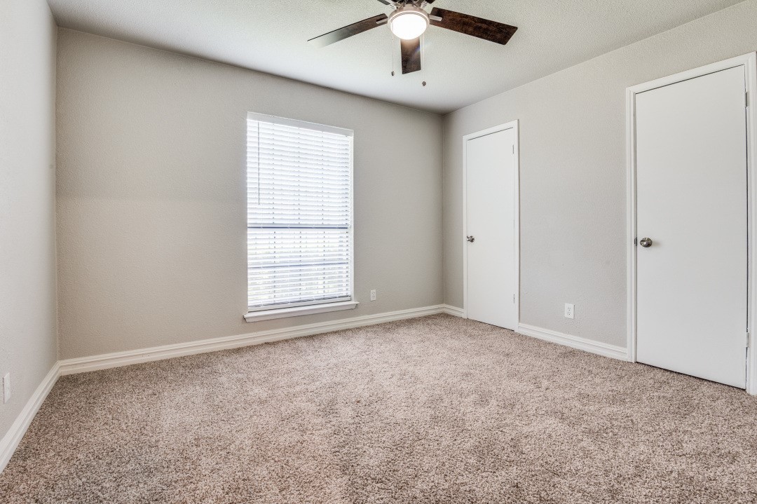 834 Apple Valley Lancaster TX 75134