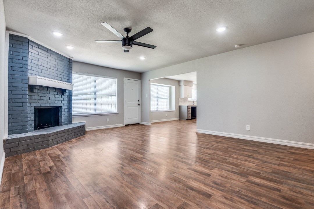 834 Apple Valley Lancaster TX 75134