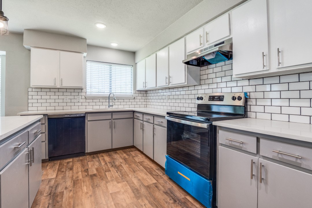 834 Apple Valley Lancaster TX 75134