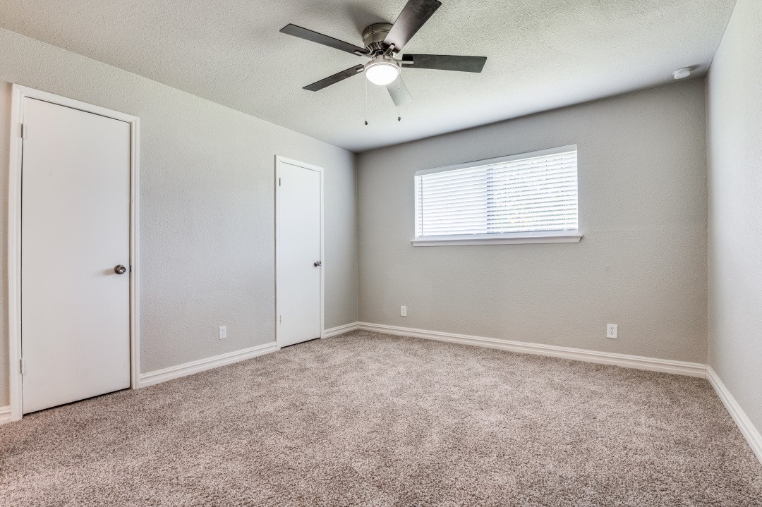 834 Apple Valley Lancaster TX 75134