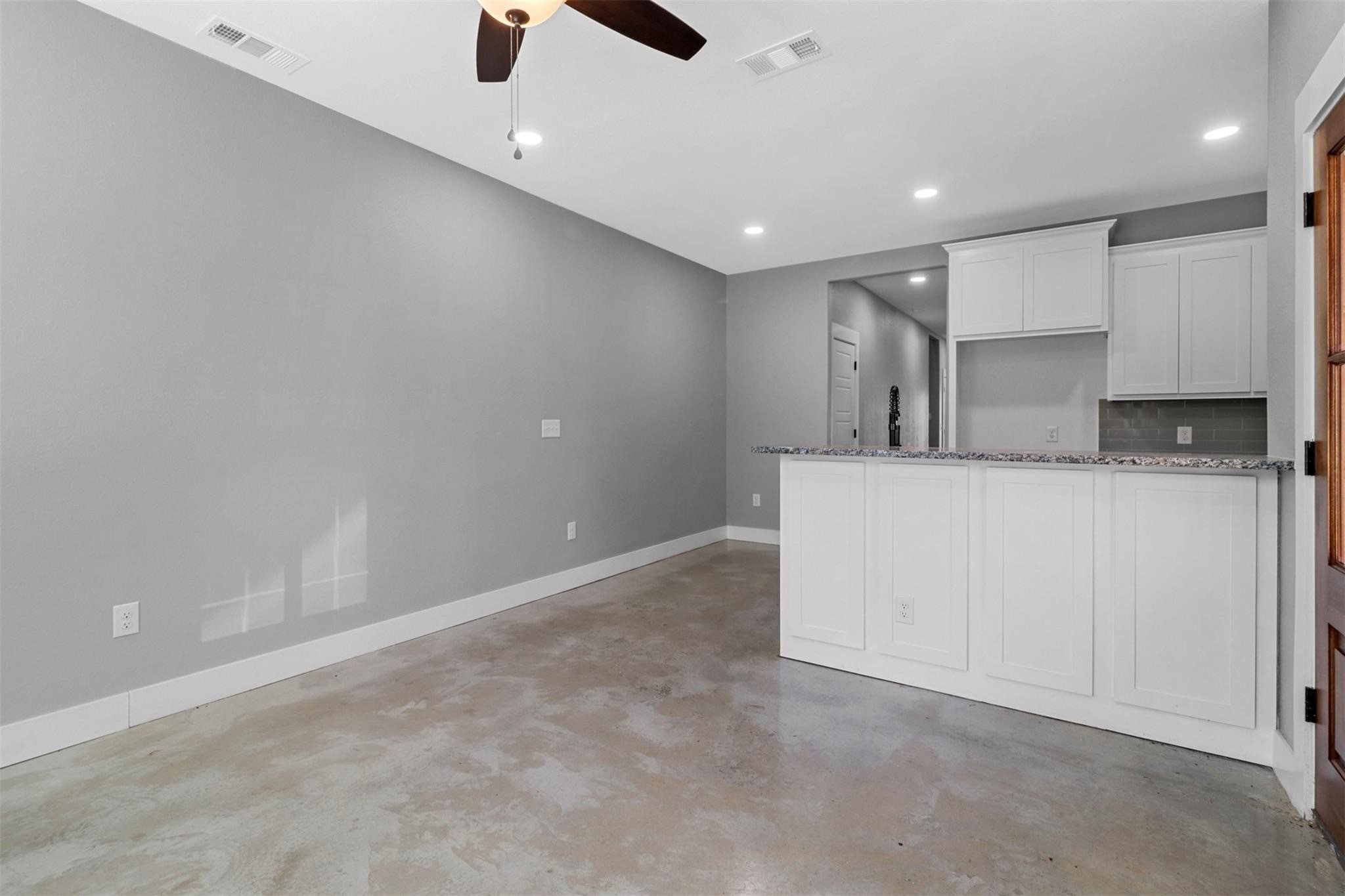 1309 S 5th Avenue Denison TX 75021