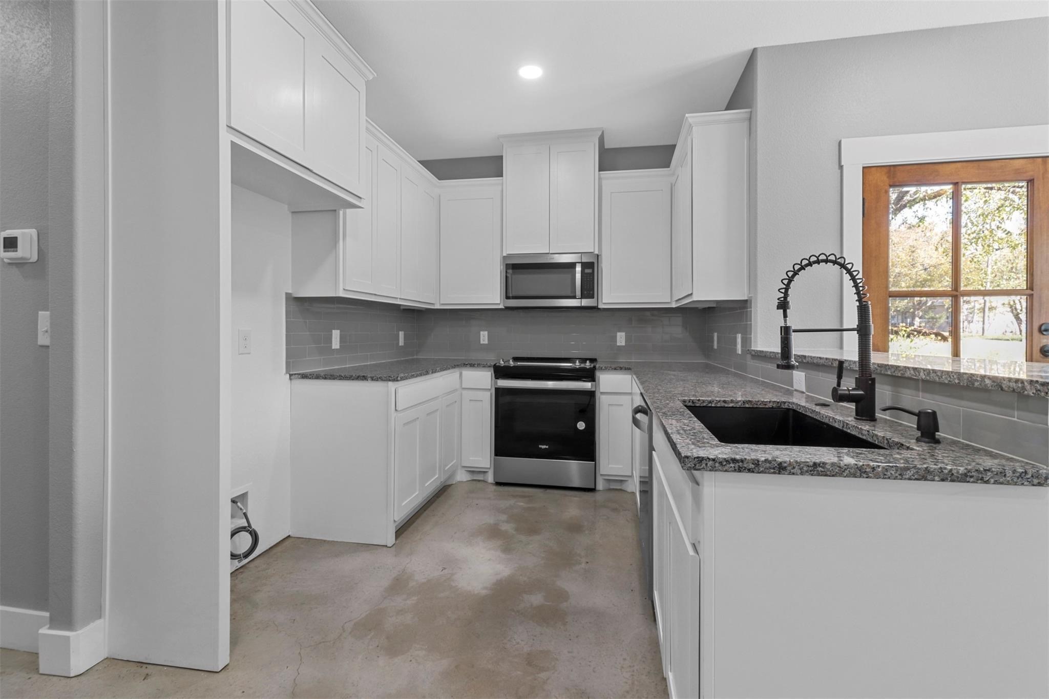 1309 S 5th Avenue Denison TX 75021