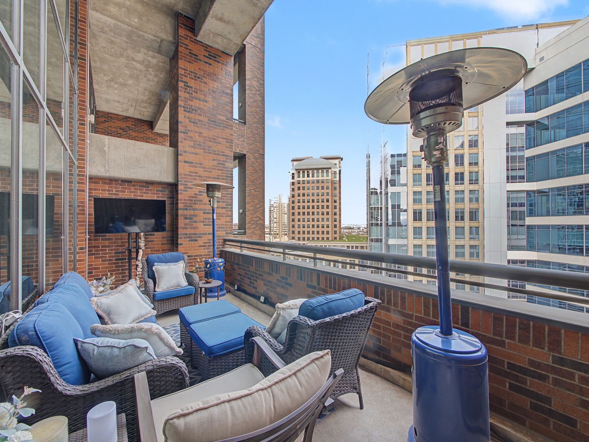 1999 Mckinney Avenue Dallas TX 75201