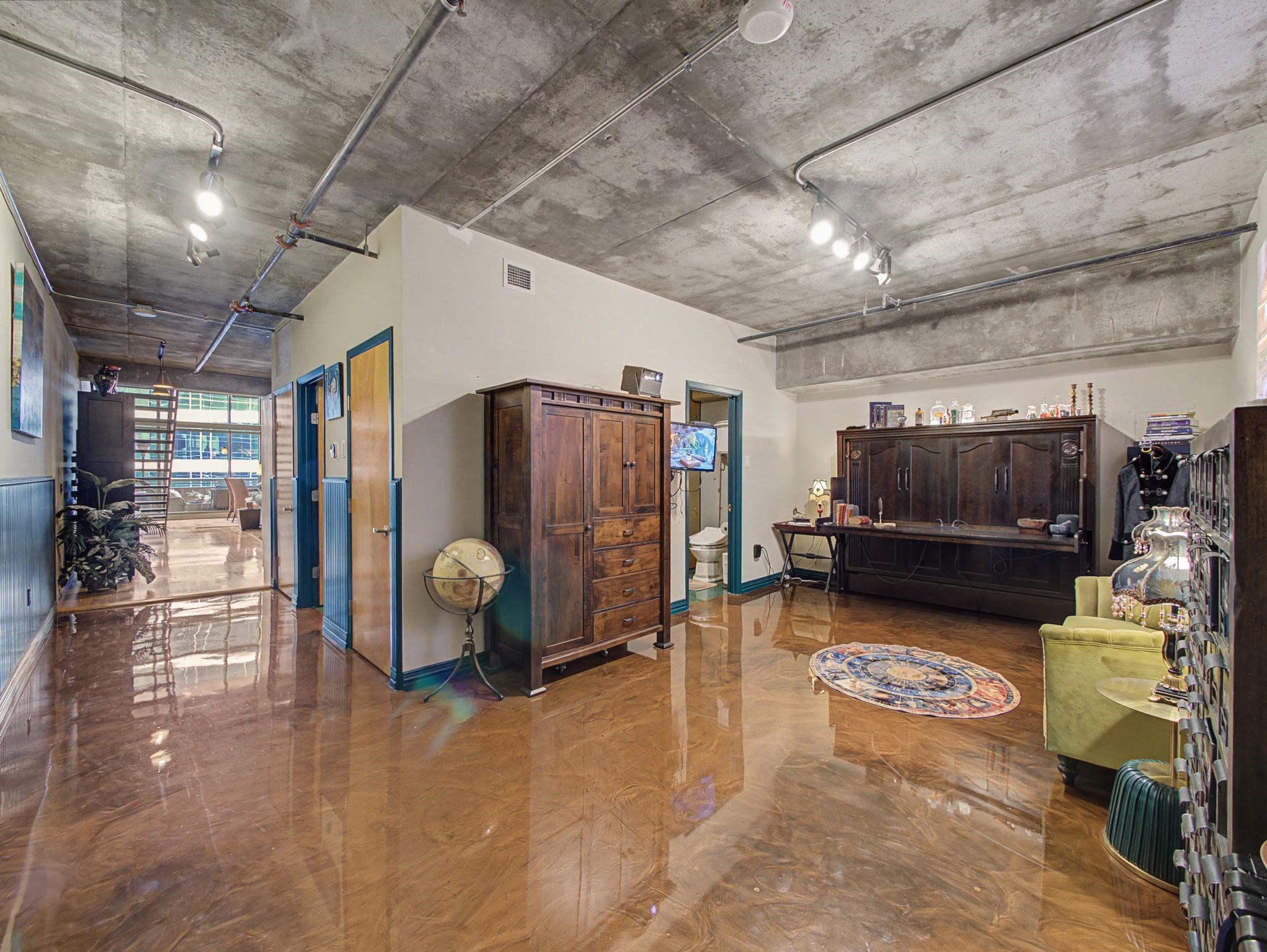 1999 Mckinney Avenue Dallas TX 75201