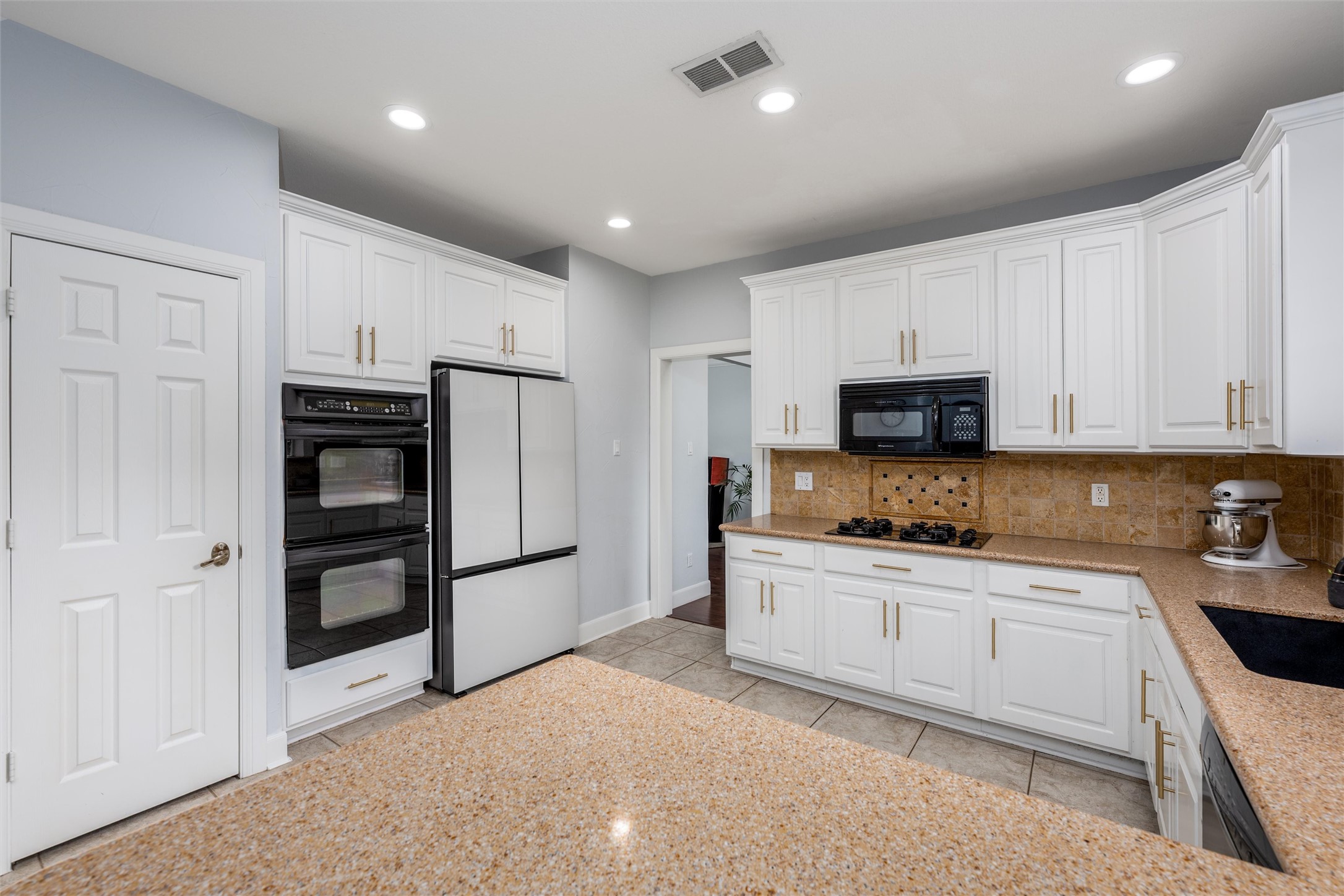2204 Turtle Cove Flower Mound TX 75028