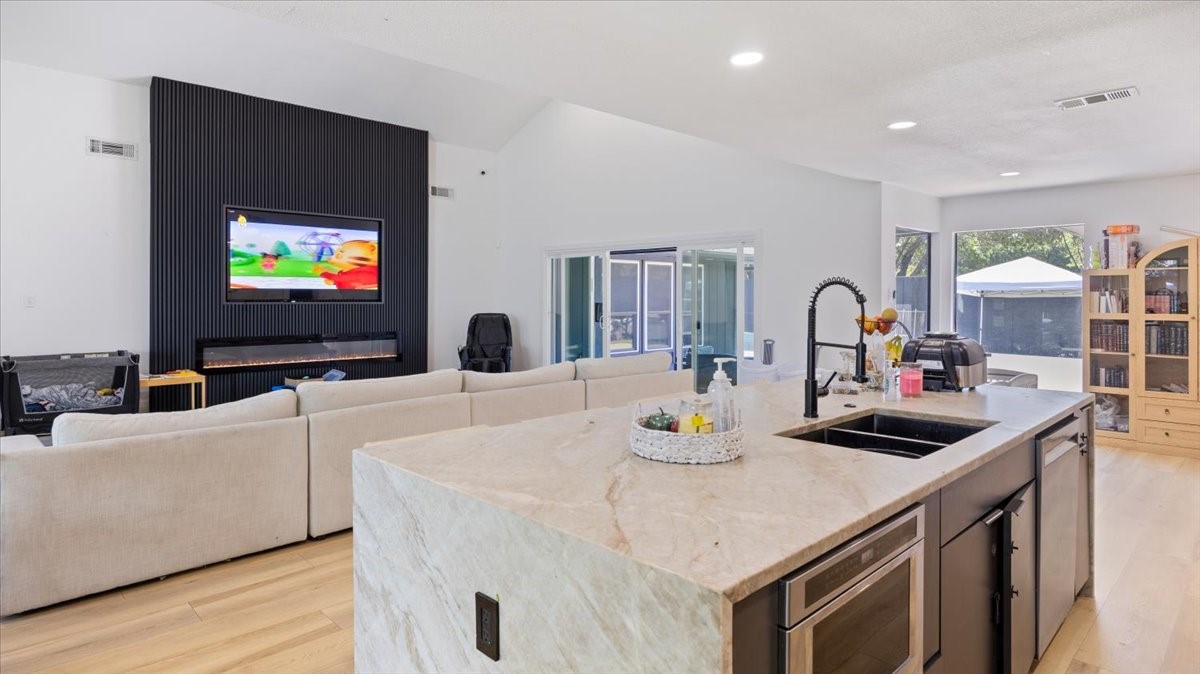7020 Quartermile Dallas TX 75248