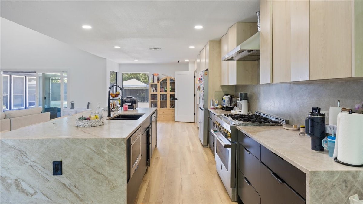 7020 Quartermile Dallas TX 75248