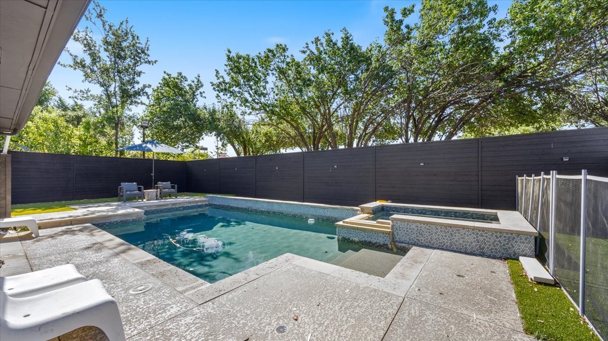 7020 Quartermile Dallas TX 75248