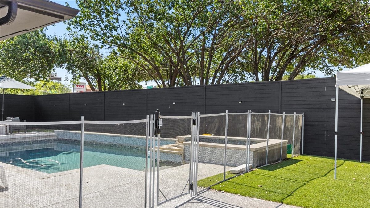 7020 Quartermile Dallas TX 75248