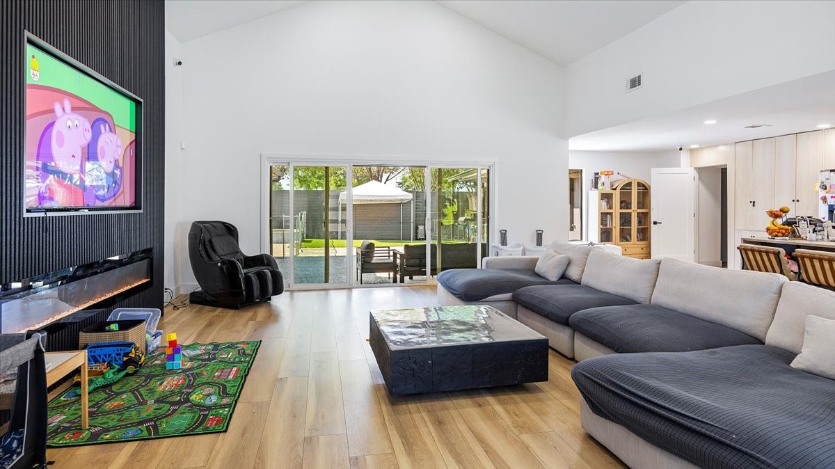 7020 Quartermile Dallas TX 75248