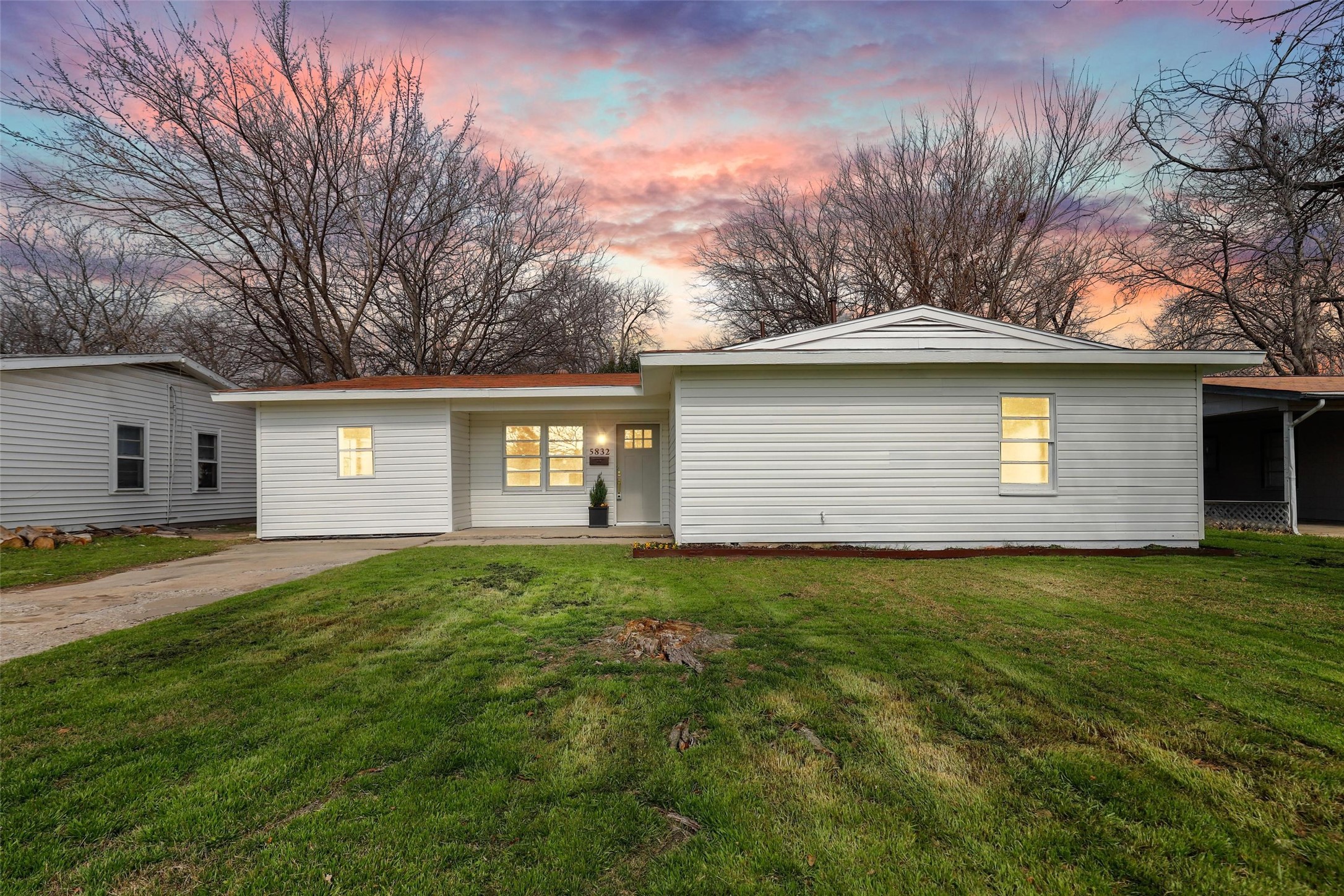 5832 Tracyne Drive Westworth Village TX 76114
