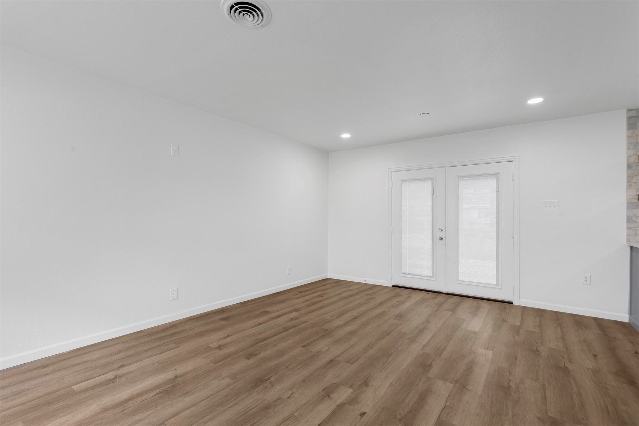 5832 Tracyne Drive Westworth Village TX 76114
