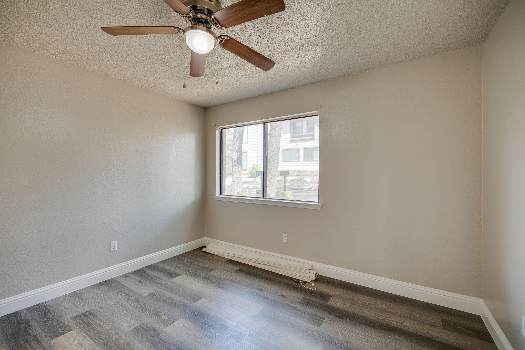 2304 Balsam Drive Arlington TX 76006