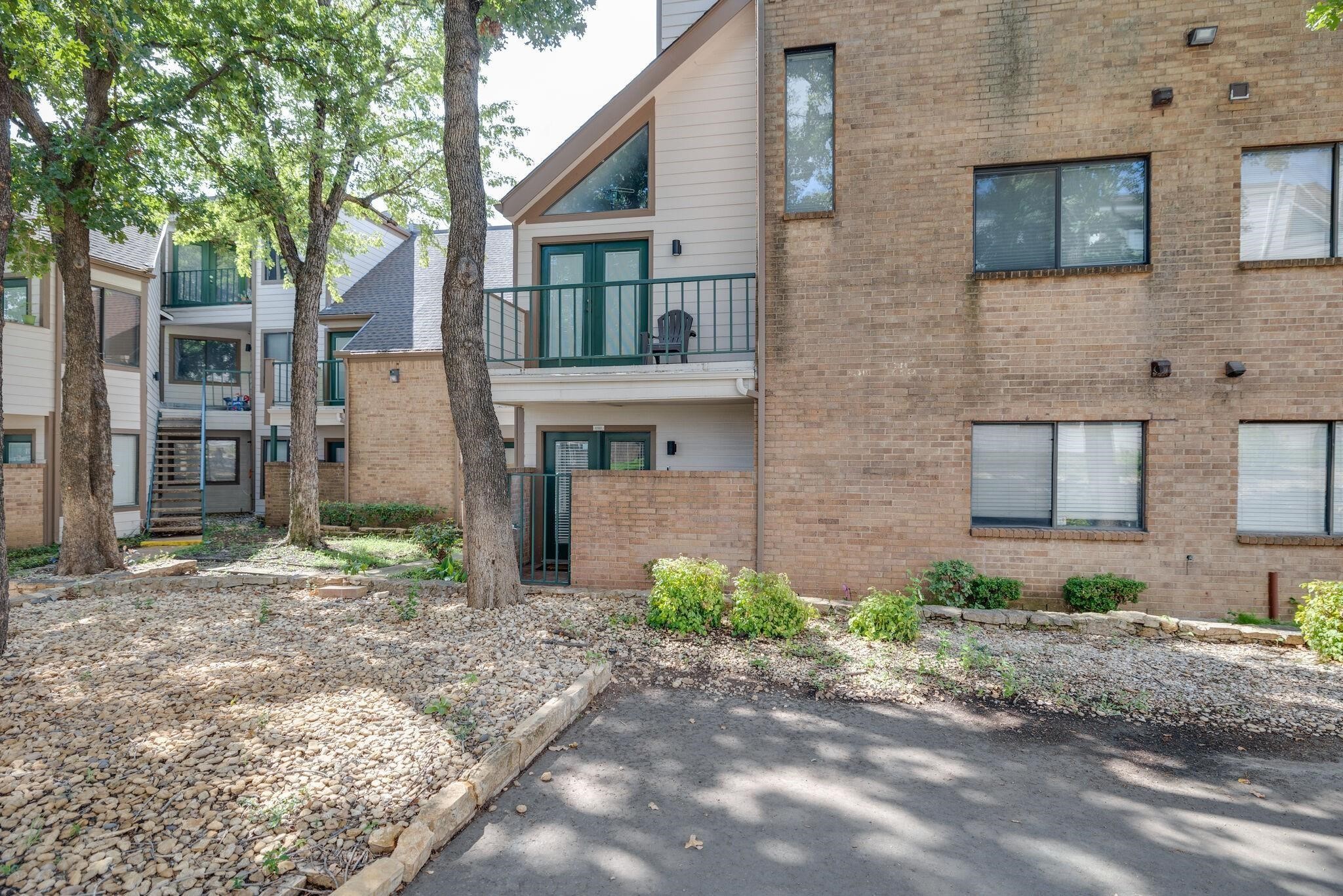 2304 Balsam Drive Arlington TX 76006