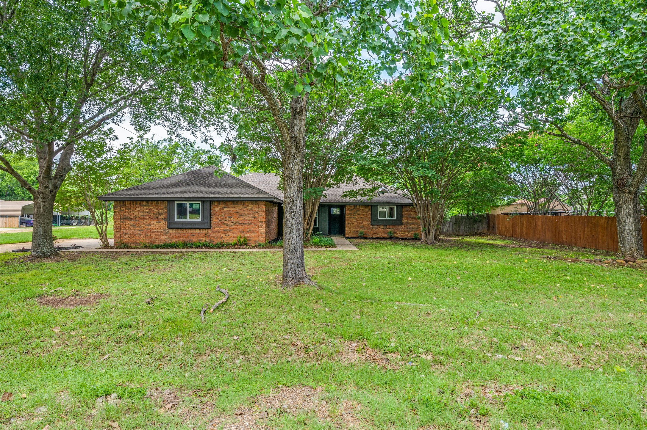 402 Country Meadow Drive Mansfield TX 76063