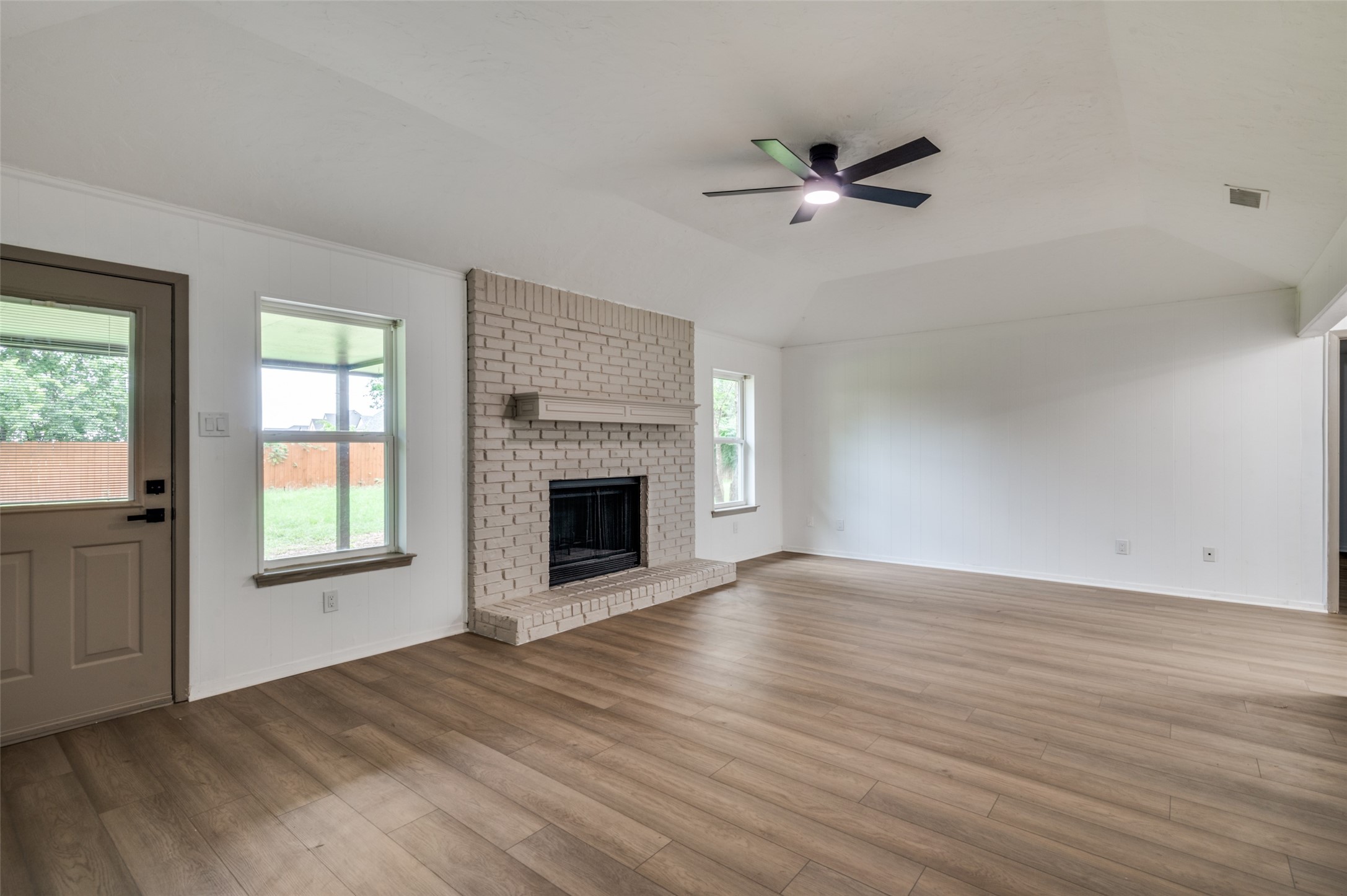 402 Country Meadow Drive Mansfield TX 76063
