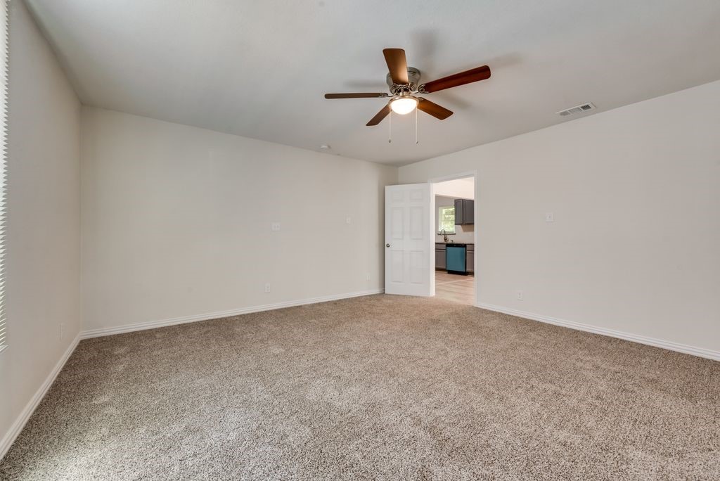 2704 Rosen Avenue Fort Worth TX 76164