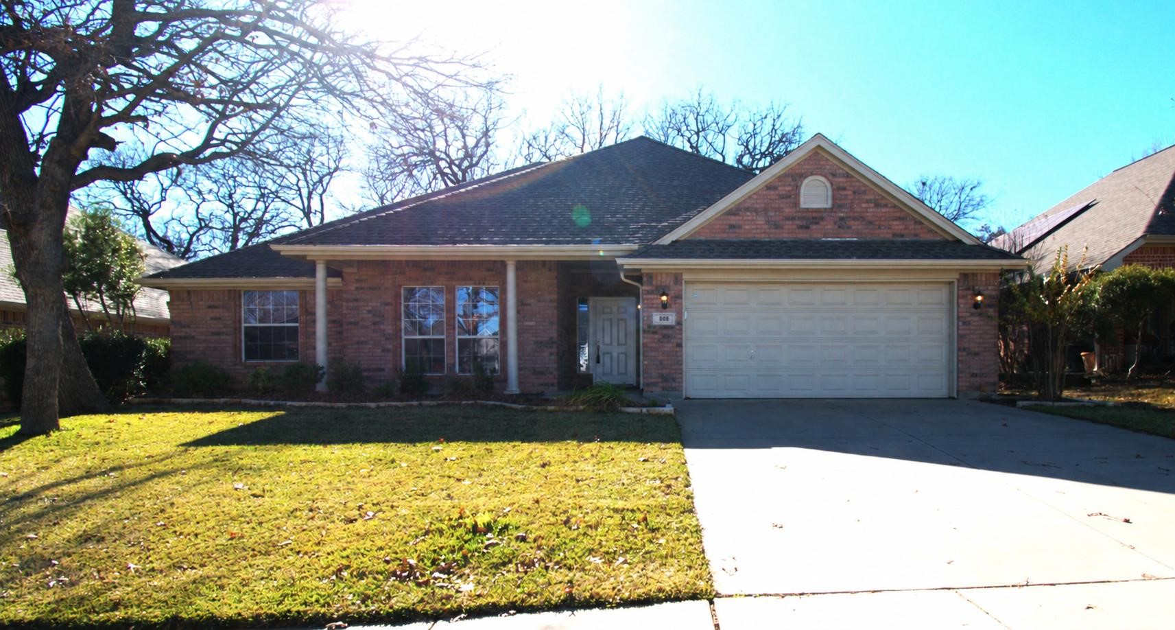 808 Royal Oak Lane Burleson TX 76028