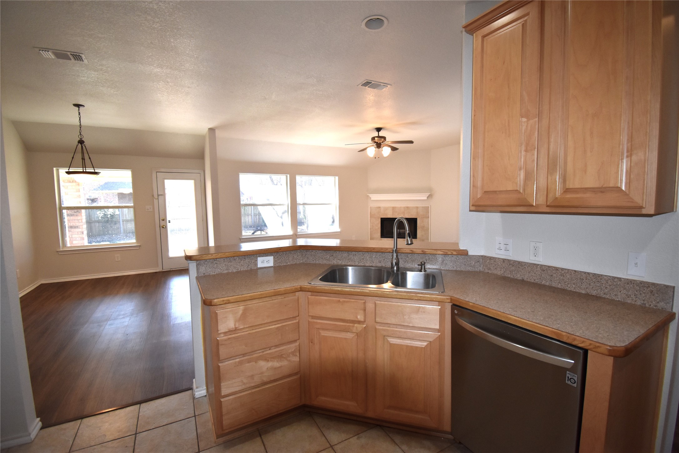 808 Royal Oak Lane Burleson TX 76028