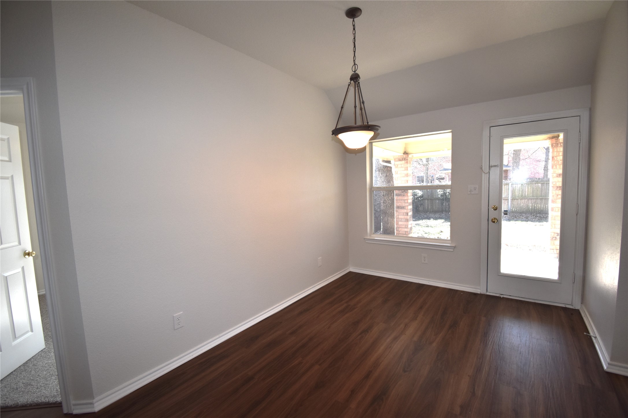 808 Royal Oak Lane Burleson TX 76028