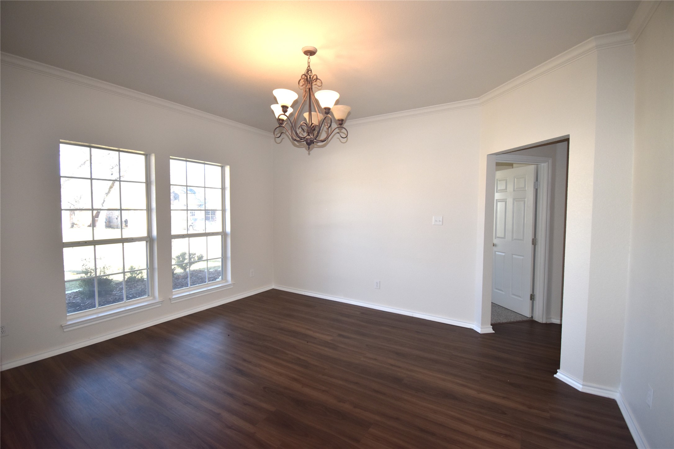 808 Royal Oak Lane Burleson TX 76028