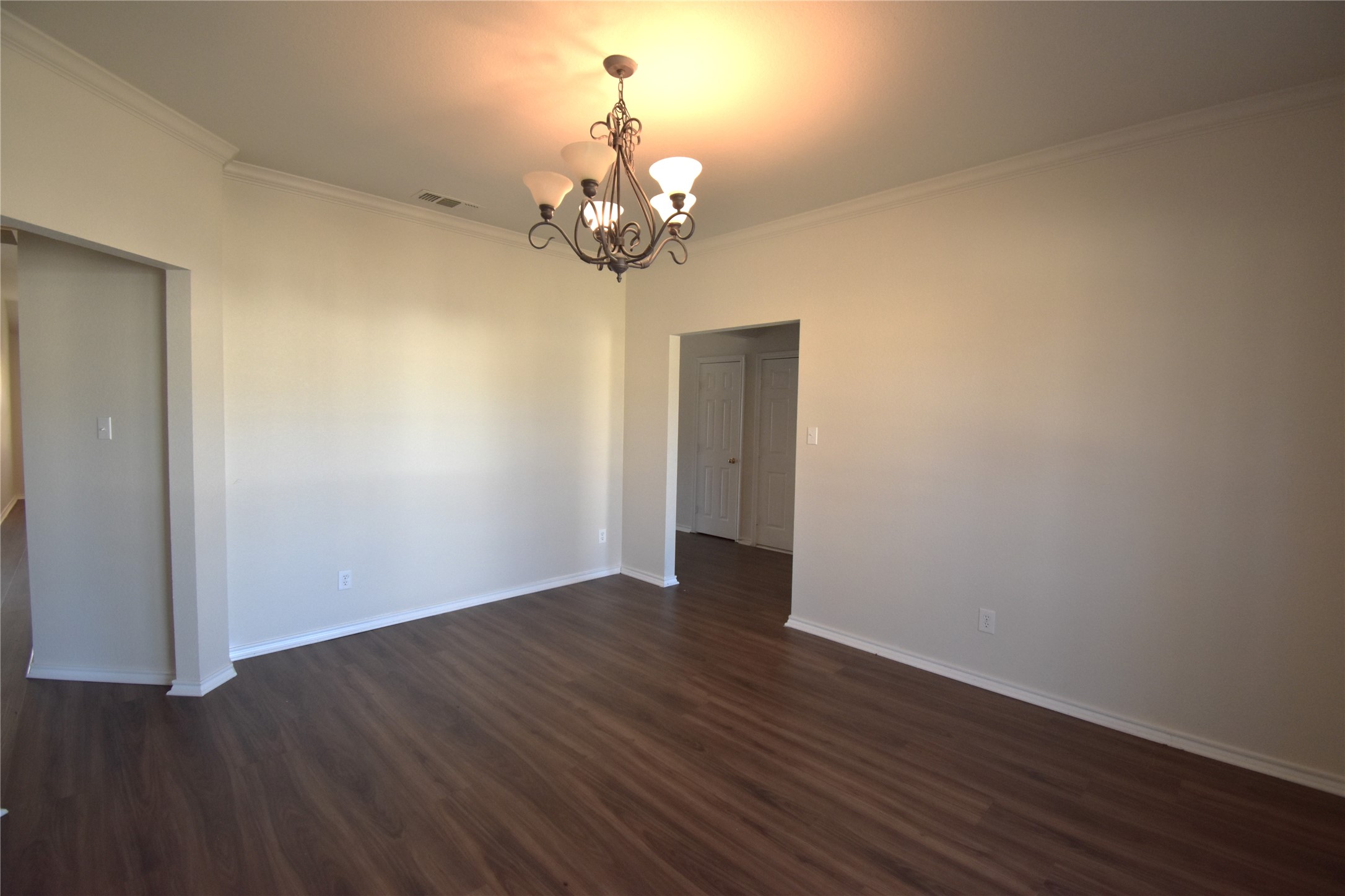 808 Royal Oak Lane Burleson TX 76028