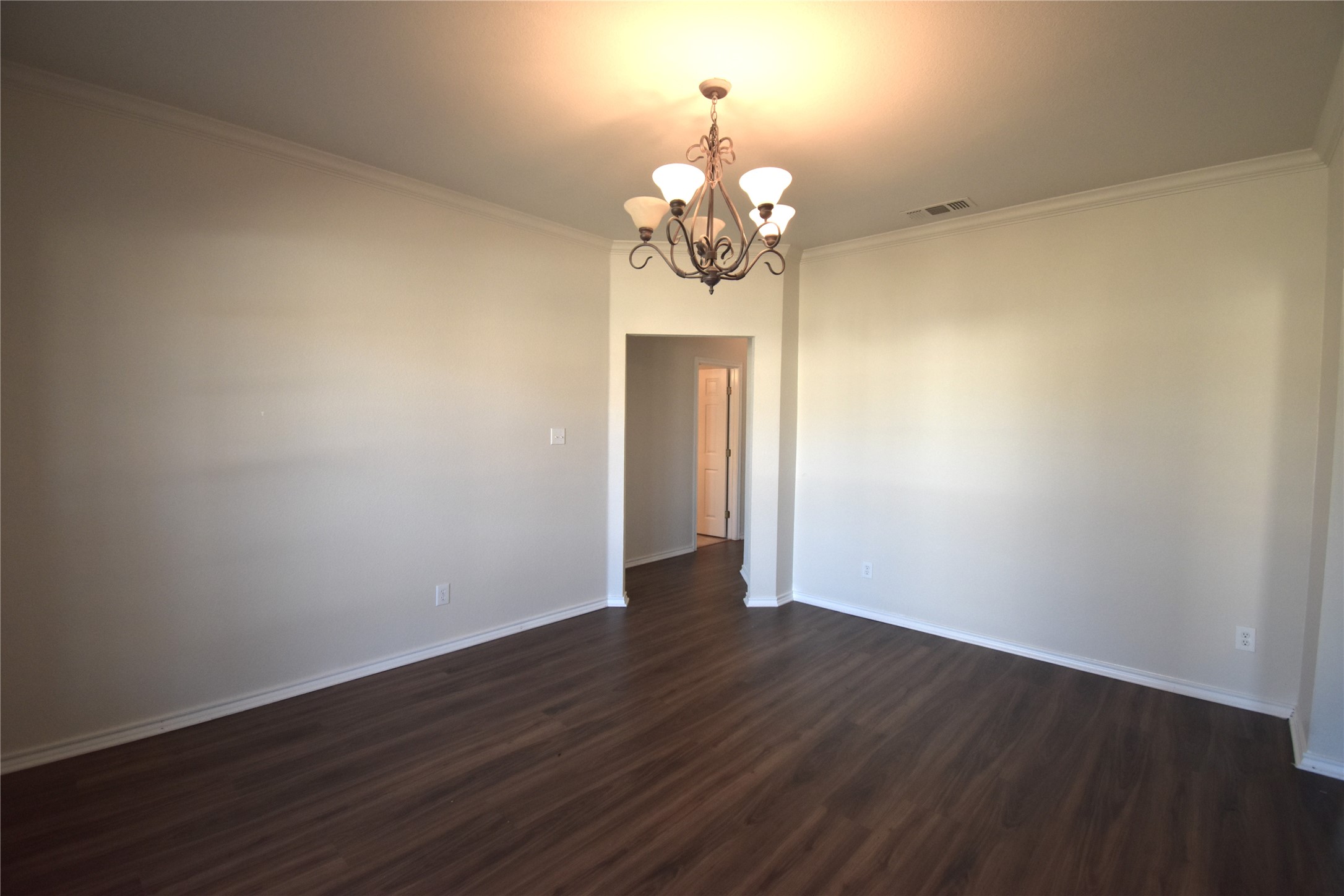 808 Royal Oak Lane Burleson TX 76028