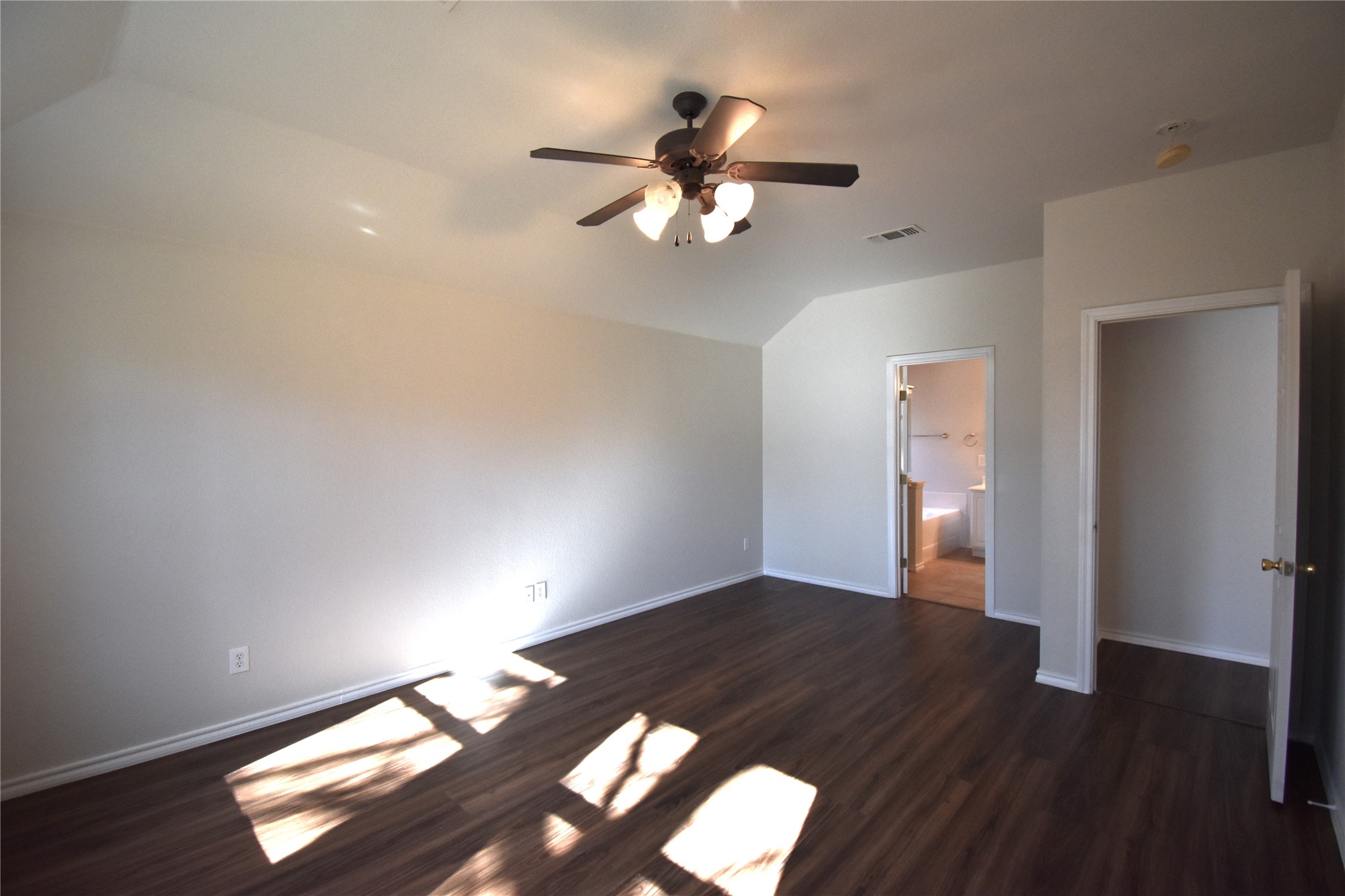 808 Royal Oak Lane Burleson TX 76028