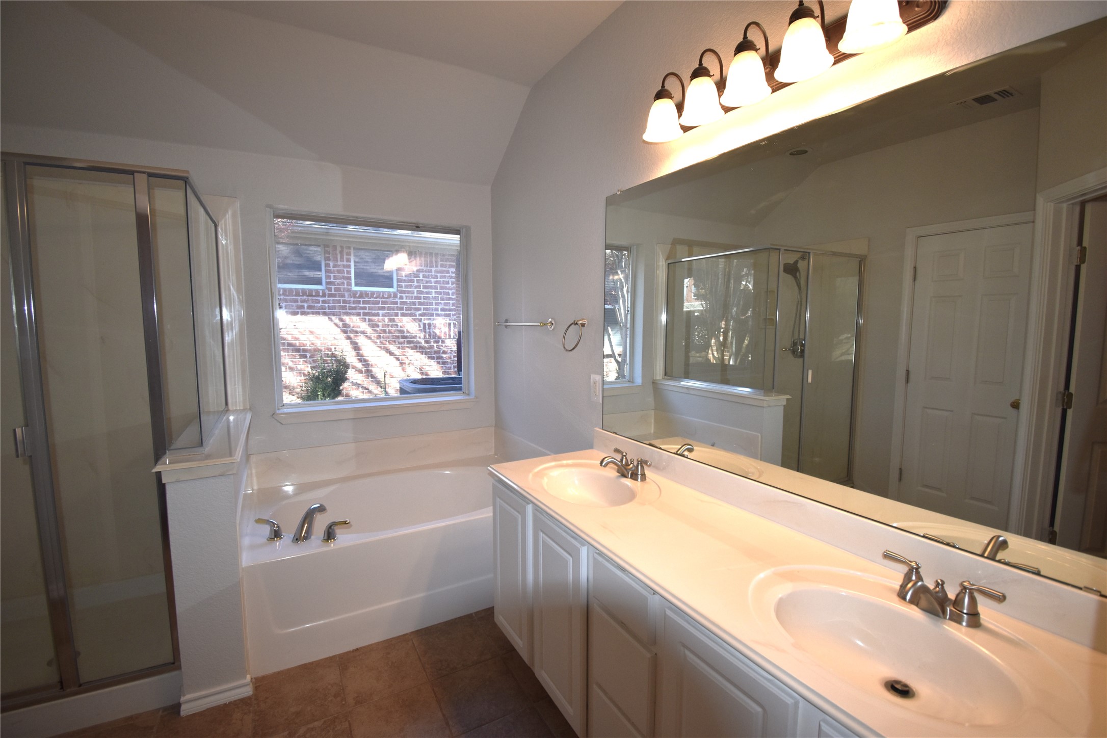 808 Royal Oak Lane Burleson TX 76028